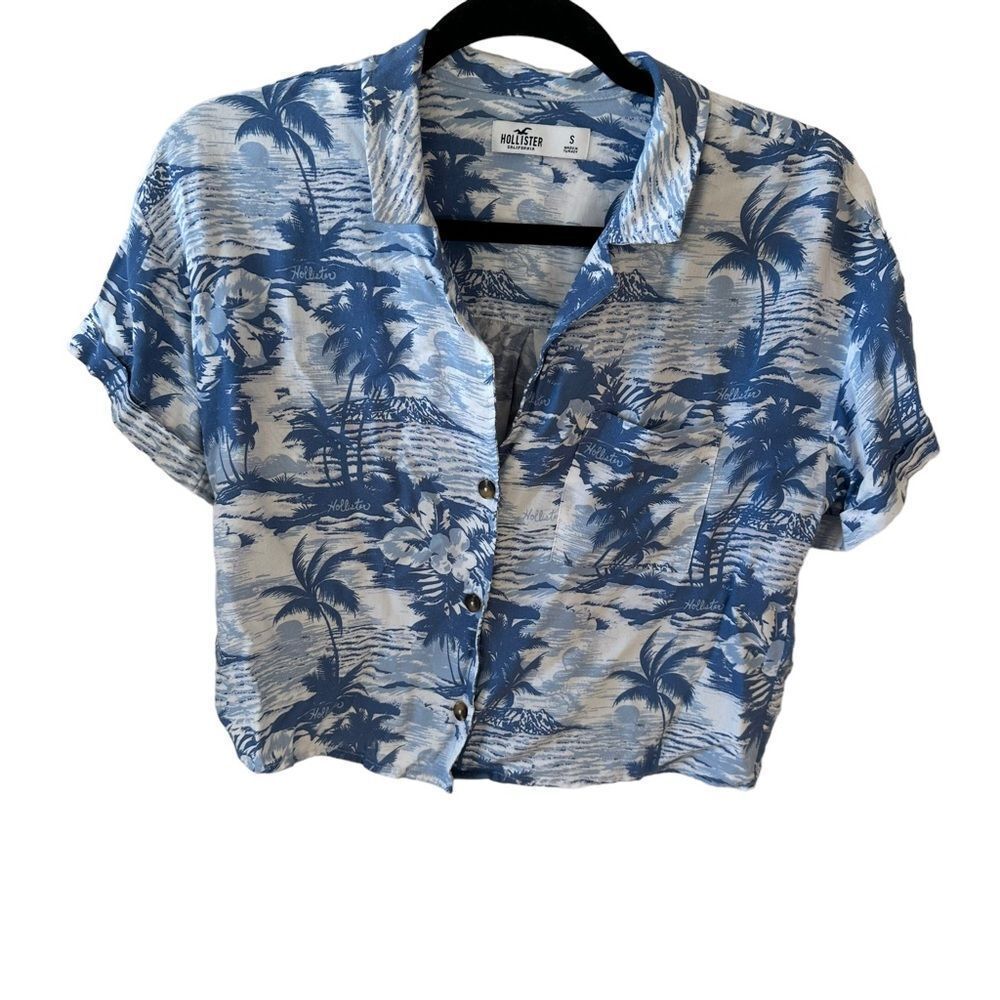Hollister Hawaiian print cropped top